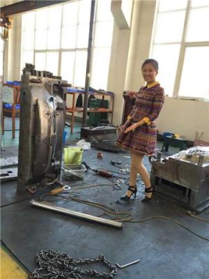 加工马自达5汽车保险杠模具一套起订